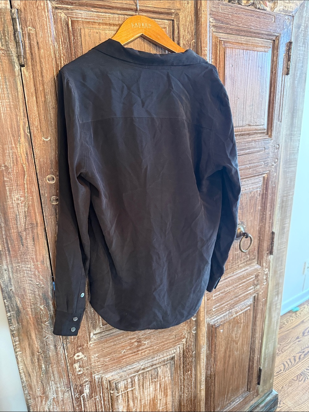 Equipment 100% silk Black Lightweight Button-Front Shirt - Picture 10 of 13